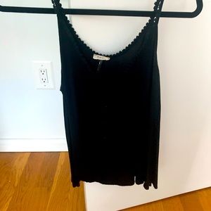 Tank with delicate detail